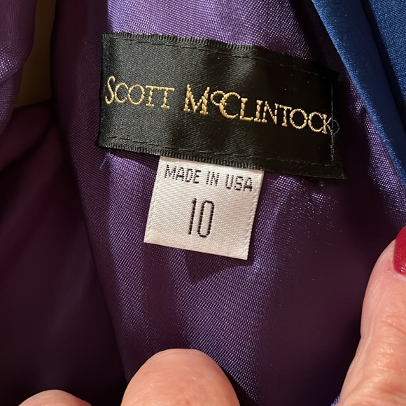 Women’s Long Gown - Picture 5 of 5